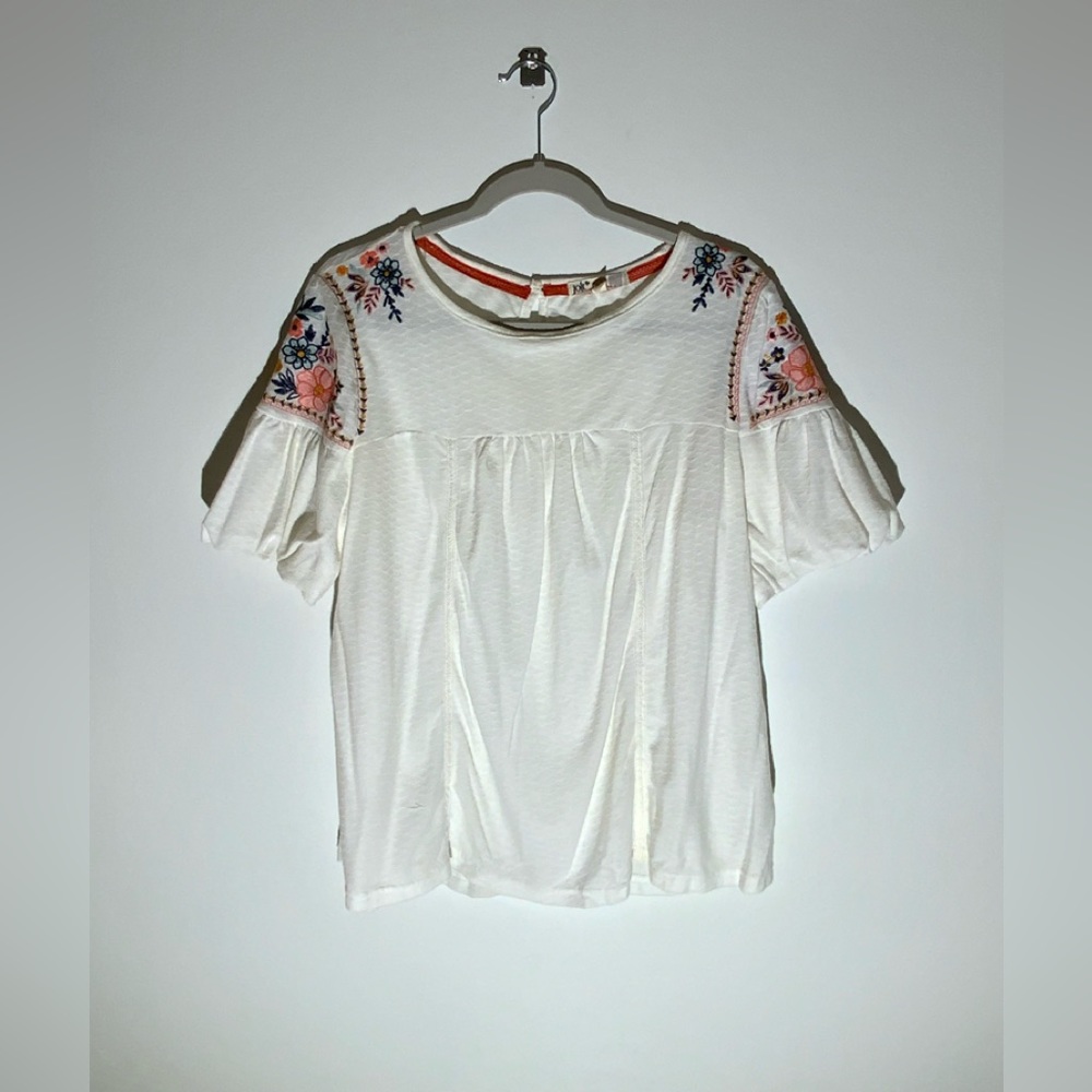 Women’s short-sleeve blouse